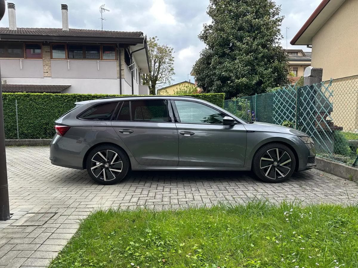 Skoda Octavia - foto 2