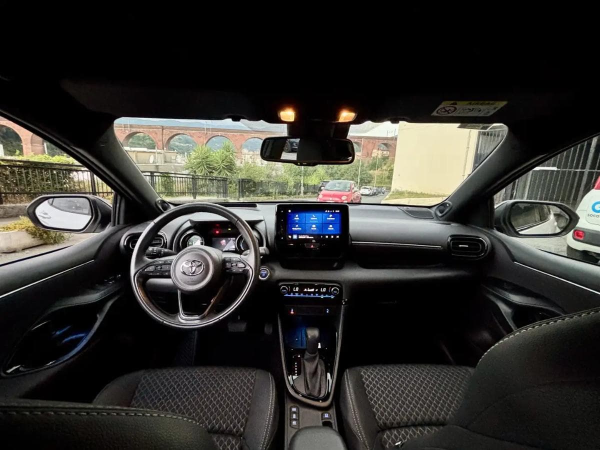 Toyota Yaris - foto 9