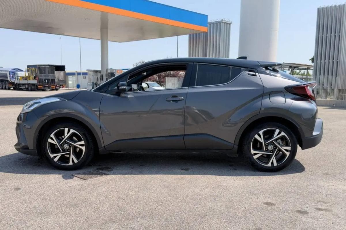 Toyota C-hr - foto 2