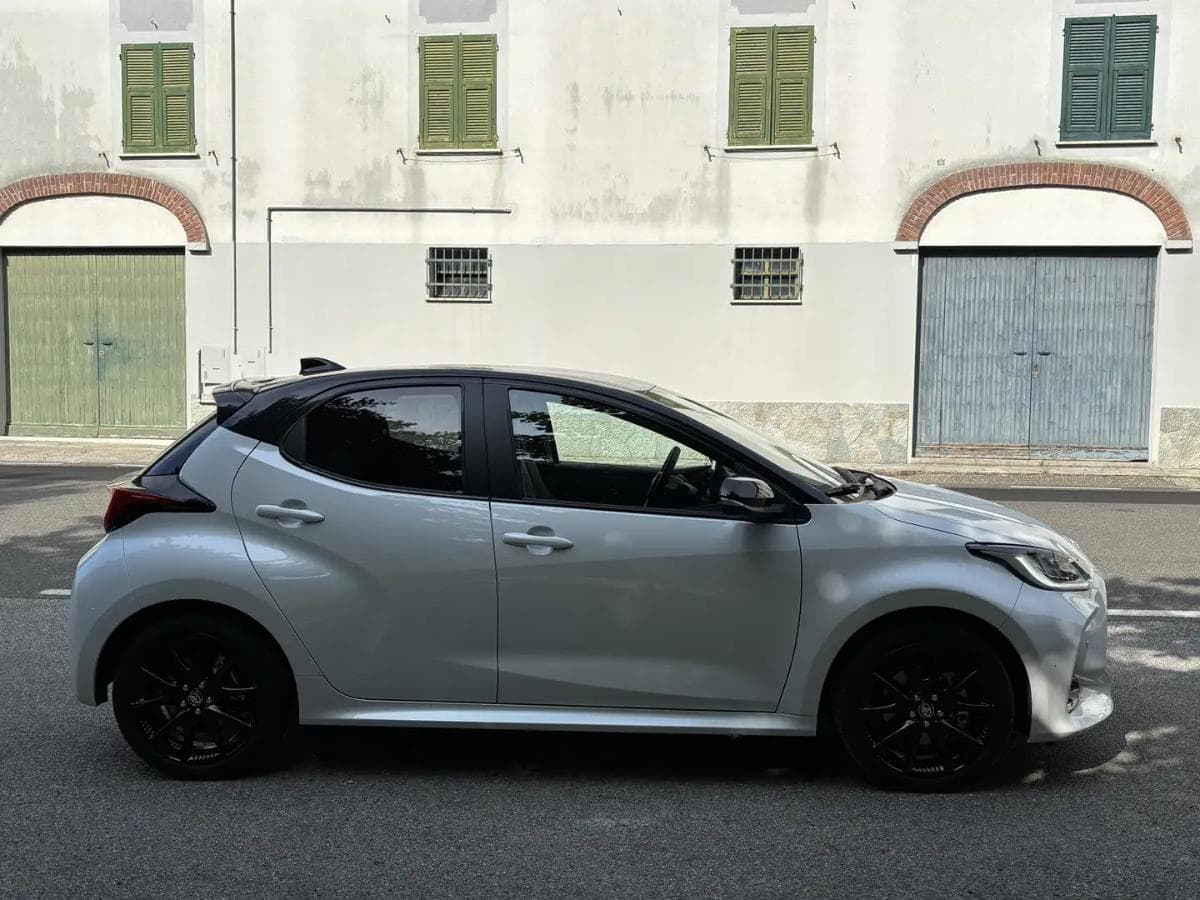 Toyota Yaris - foto 6