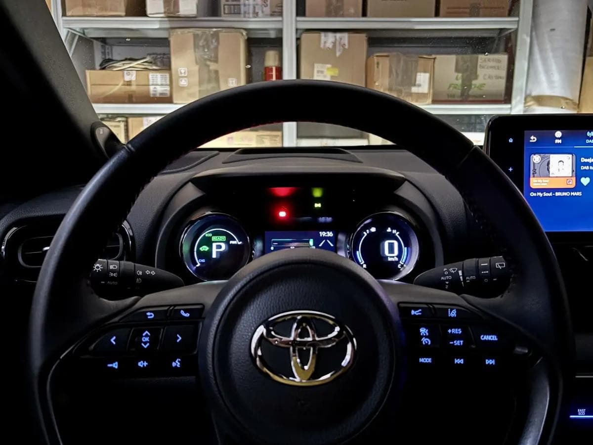 Toyota Yaris - foto 11