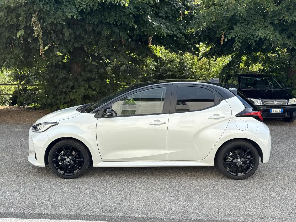 Toyota Yaris - foto 4